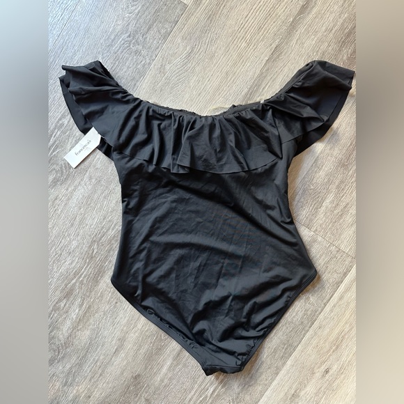 Francesca's Off the Shoulder Flutter one piece Swimsuit - Picture 2 of 4